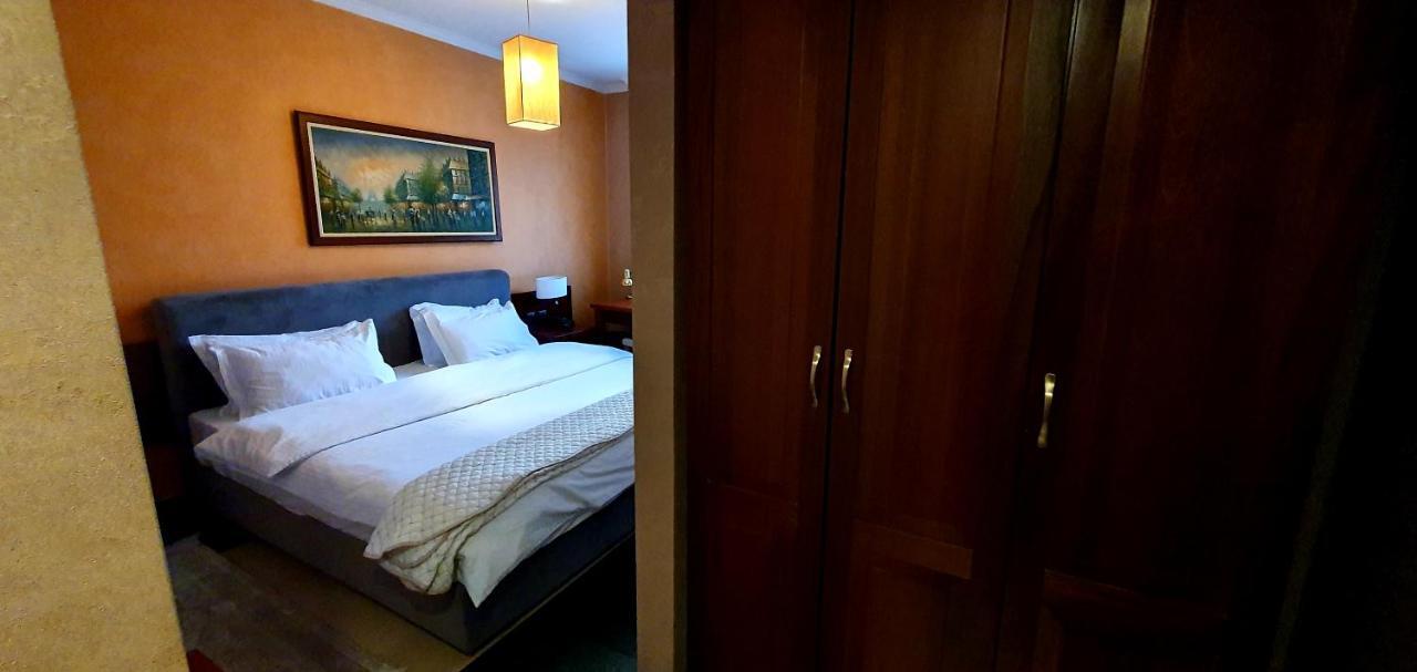 Nov Hotel Τίρανα Εξωτερικό φωτογραφία