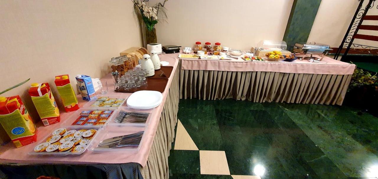 Nov Hotel Τίρανα Εξωτερικό φωτογραφία