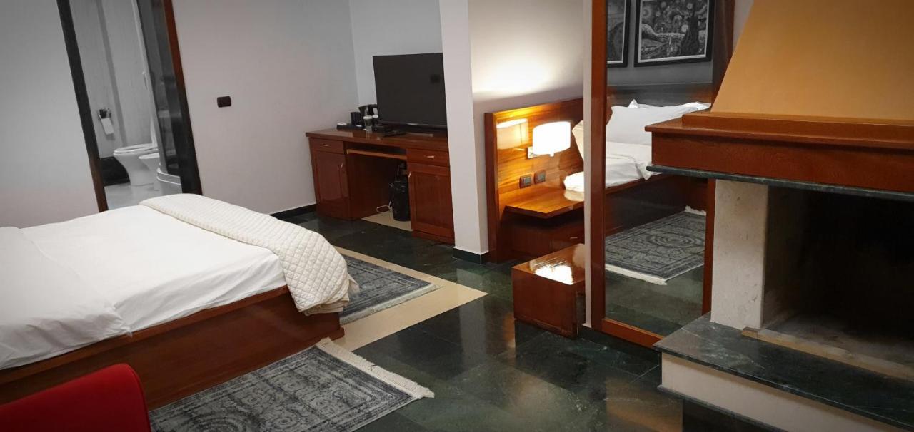 Nov Hotel Τίρανα Εξωτερικό φωτογραφία